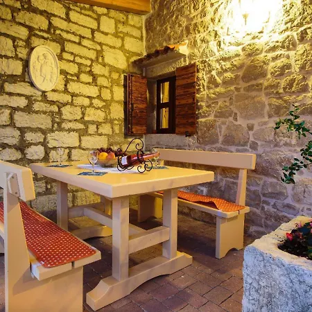 Дом отдыха In Vrsar With Private Pool Marasi